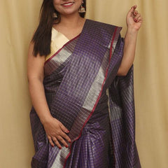 Linen Cotton Blend Handloom Check Saree with Gold Zari Border - View 5