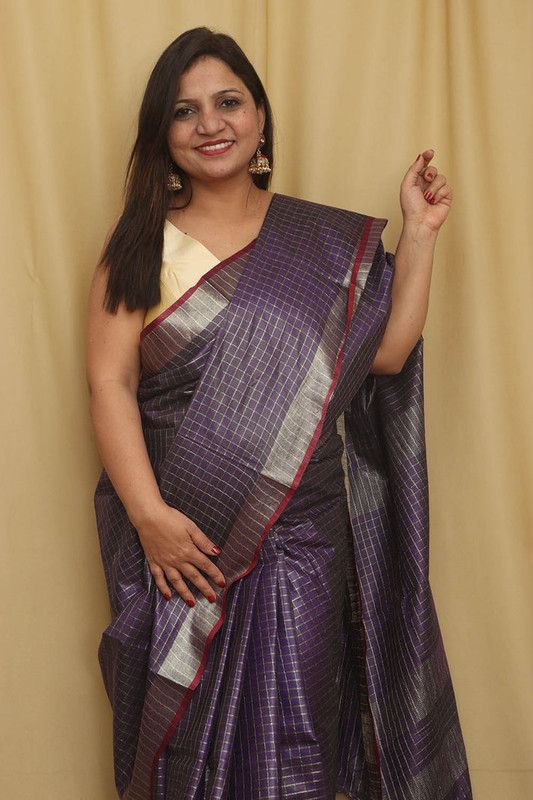 Linen Cotton Blend Handloom Check Saree with Gold Zari Border - View 5