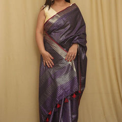 Linen Cotton Blend Handloom Check Saree with Gold Zari Border - View 2