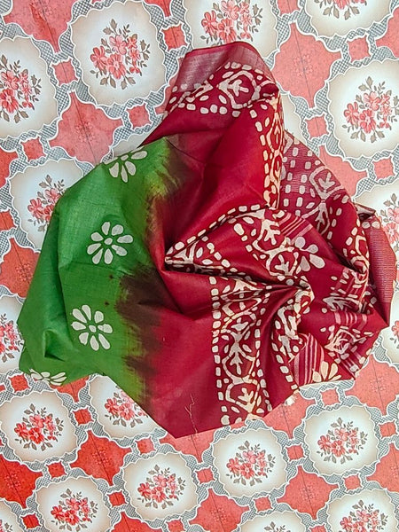 Linen Cotton Blend Handloom Tie-Dye Batik Print Saree with Blouse Piece (SLBR_Lawn_Green & Lawaiie_Maroon) - View 2